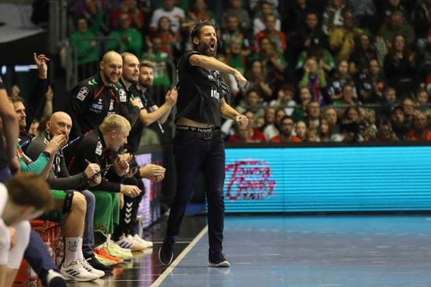 22.11.2025, xgox, Handball, Daikin HBL, SC Magdeburg - HSG Wetzlar v.l. Bennet Wiegert (Magdeburg, Trainer) Jubel, Torjubel, jubelt ueber das Tor, celebrate the goal, celebration Magdeburg