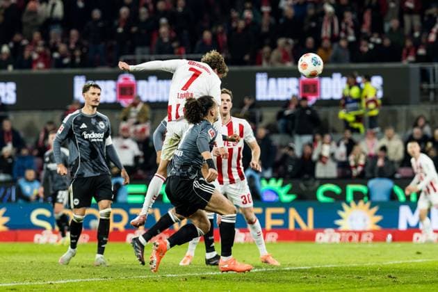 KOELN, GERMANY - NOVEMBER 25: Luca Waldschmidt (1. FC Koeln, 7) scores the 3:4 goal via header during the Bundesliga match between 1. FC Koeln vs. Eintracht Frankfurt at Rheinenergie-Stadion on matchday 11 of the 1. Bundesliga on November 22, 2025 in Koeln, Germany. DFL REGULATIONS PROHIBIT ANY USE OF PHOTOGRAPHS AS IMAGE SEQUENCES AND OR QUASI-VIDEO. North Rhine Westphalia Germany Copyright: xBEAUTIFULxSPORTS Wunderlx
