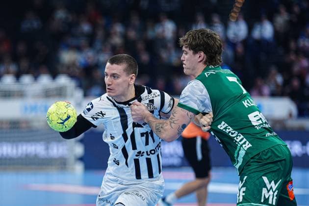 Elias Ellefsen a Skipagotu (THW Kiel, 71), Victor Kloeve (Frisch Auf Goeppingen, 07) GER, THW Kiel vs. Frisch Auf Goeppingen, Handball, 1. Bundesliga, Spieltag 13, Saison 2025 2026, 22.11.2025 GER, THW Kiel vs. Frisch Auf Goeppingen, Handball, 1. Bundesliga, Spieltag 13, Saison 2025 2026, 22.11.2025 Kiel Copyright: xEibner-Pressefoto MarcelxvonxFehrnx EP_MFN