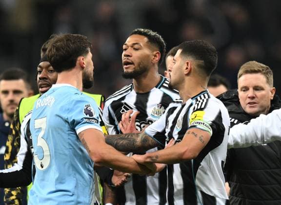 Joelinton of Newcastle United clashes with Ruben Dias of Manchester City Newcastle United v Manchester City, Premier League, Football, St James Park, Newcastle, UK - 22 Nov 2025Newcastle St James Park United Kingdom EDITORIAL USE ONLY No use with unauthorised audio, video, data, fixture lists, club league logos or live services. Online in-match use limited to 120 images, no video emulation. No use in betting, games or single club league player publications. Copyright: xRichardxLee Shutterstockx 15860905bq