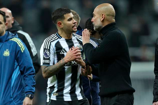 Newcastle United v Manchester City - Premier League Bruno Guimaraes of Newcastle United and Pep Guardiola, Manager of Manchester City after the Premier League match between Newcastle United and Manchester City at St James Park on November 22, 2025 in Newcastle upon Tyne, England. Newcastle upon Tyne St. James Park England United Kingdom Copyright: xEdxSykes Sportsphoto APLx 14142270
