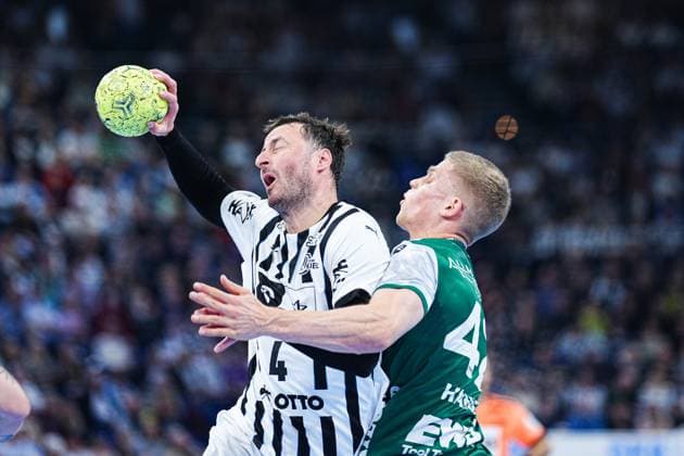 Domagoj Duvnjak (THW Kiel, 04), Martin Hanne (Frisch Auf Goeppingen, 42) GER, THW Kiel vs. Frisch Auf Goeppingen, Handball, 1. Bundesliga, Spieltag 13, Saison 2025 2026, 22.11.2025 GER, THW Kiel vs. Frisch Auf Goeppingen, Handball, 1. Bundesliga, Spieltag 13, Saison 2025 2026, 22.11.2025 Kiel Copyright: xEibner-Pressefoto MarcelxvonxFehrnx EP_MFN