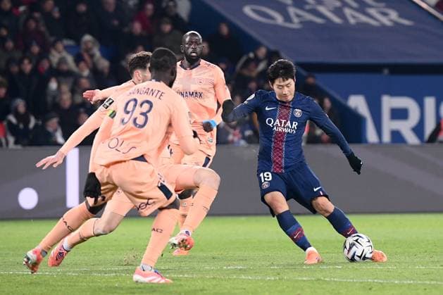 Paris Saint-Germain v Le Havre Athletic Club - Ligue 1 McDonald s 2025 2026 19 Lee KANG IN (psg) during the Ligue 1 McDonald s match between Paris and Le Havre at Parc des Princes on November 22, 2025 in Paris, France. Paris France  Copyright: xFEPx 776348207