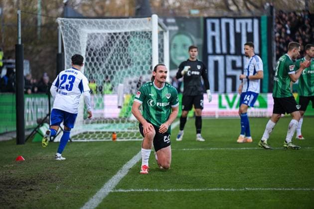 22.11.2025, Fussball, 2. Bundesliga, Saison 2025 2026, 13. Spieltag, Preußen Münster - FC Schalke 04, Jannis Heuer (Preußen Münster) xRHR-FOTO YYx Copyright: KROEGER RHR-FOTOx RHR-FOTO YY