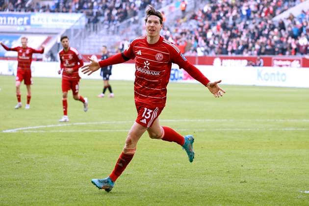 ITTEN Cedric Team Fortuna Duesseldorf jubelt nach seinem Tor 2. Fussball Bundesliga Saison 2025-2026 Spiel Fortuna Duesseldorf - 1.FC Magdeburg 2 : 1 am 22.11.2025 in Duesseldorf DFL REGULATIONS PROHIBIT ANY USE OF PHOTOGRAPHS as IMAGE SEQUENCES and or QUASI-VIDEO Copyright: xLacixPerenyix