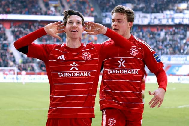 ITTEN Cedric Team Fortuna Duesseldorf jubelt nach seinem Tor mit RASMUSSEN Christian 2. Fussball Bundesliga Saison 2025-2026 Spiel Fortuna Duesseldorf - 1.FC Magdeburg 2 : 1 am 22.11.2025 in Duesseldorf DFL REGULATIONS PROHIBIT ANY USE OF PHOTOGRAPHS as IMAGE SEQUENCES and or QUASI-VIDEO Copyright: xLacixPerenyix