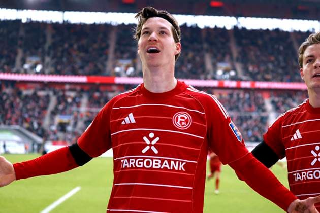 ITTEN Cedric Team Fortuna Duesseldorf jubelt nach seinem Tor mit RASMUSSEN Christian 2. Fussball Bundesliga Saison 2025-2026 Spiel Fortuna Duesseldorf - 1.FC Magdeburg 2 : 1 am 22.11.2025 in Duesseldorf DFL REGULATIONS PROHIBIT ANY USE OF PHOTOGRAPHS as IMAGE SEQUENCES and or QUASI-VIDEO Copyright: xLacixPerenyix
