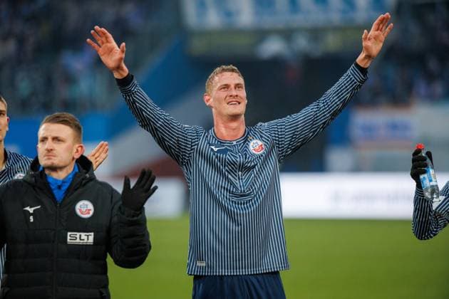 Siegjubel Emil Frost Holten (Rostock) ; GER, FC Hansa Rostock vs. 1. FC Schweinfurth 05, Fußball, Männer, 3. Liga, 15.Spieltag, Spielzeit 2025 2026, 22.11.2025 Rostock Ostseestadion Mecklenburg - Vorpommern Deutschland