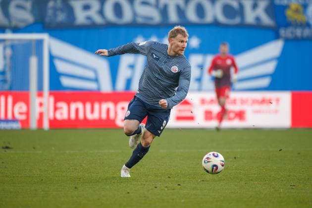Andreas Voglsammer (Rostock) ; GER, FC Hansa Rostock vs. 1. FC Schweinfurth 05, Fußball, Männer, 3. Liga, 15.Spieltag, Spielzeit 2025 2026, 22.11.2025 Rostock Ostseestadion Mecklenburg - Vorpommern Deutschland