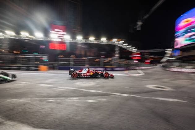 Formula 1 Heineken Las Vegas Grand Prix 2025 Thomas Cerato OVERTAKE MAXPPP - Las Vegas 22 11 2025 44 HAMILTON Lewis (gbr), Scuderia Ferrari HP, action at the Formula 1 Heineken Las Vegas Grand Prix 2025, the 22nd round of the 2025 FIA Formula 1 World Championship, WM, Weltmeisterschaft held on the Las Vegas Strip Circuit in Las Vegas, Nevada, United States, from 19 to 22 November 2025. Las Vegas Las Vegas Strip Circuit United States  Copyright: xOVERTAKE MAXPPPxThomasxCeratox OVT202511225141 OVT202511225141