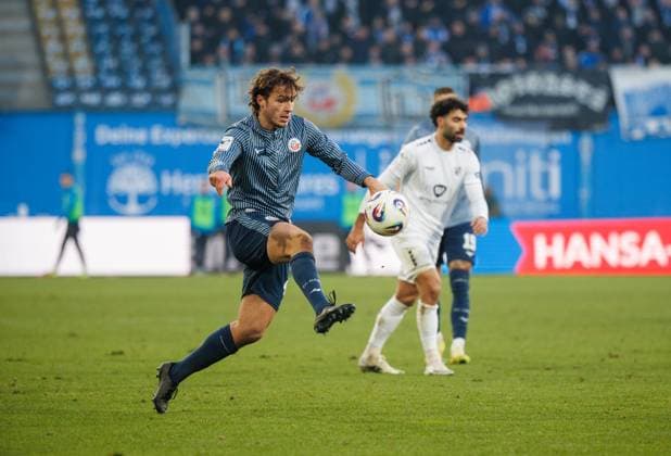 Benno Dietze (Rostock) ; GER, FC Hansa Rostock vs. 1. FC Schweinfurth 05, Fußball, Männer, 3. Liga, 15.Spieltag, Spielzeit 2025 2026, 22.11.2025 Rostock Ostseestadion Mecklenburg - Vorpommern Deutschland