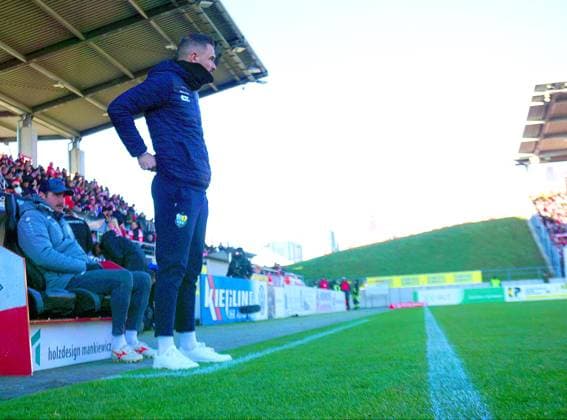 Trainer Benjamin Duda (Chemnitz) Fußball Regionalliga Nordost 2025 26 FSV Zwickau - Chemnitzer FC 4:0 am 22.11.2025 FSV Zwickau - Chemnitzer FC