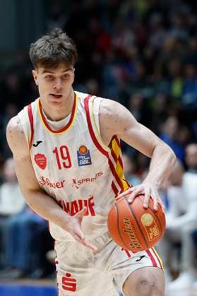 v.l. Christian Skladanowski (Fitness First Wuerzburg Baskets, 19), 22.11.2025, Basketball, BBL, Frankfurt Skyliners vs. Fitness First Wuerzburg Baskets, GER, Frankfurt, Suewag Energie ARENA. Copyright: HMBxMedia xHeikoxBecker