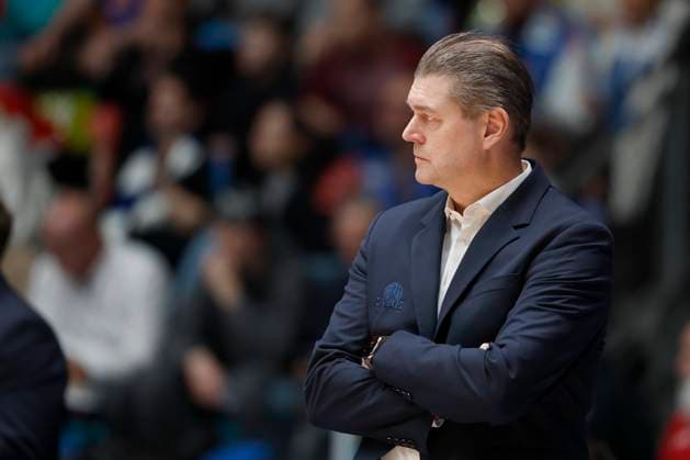 v.l. Headcoach Klaus Perwas (Frankfurt Skyliners), 22.11.2025, Basketball, BBL, Frankfurt Skyliners vs. Fitness First Wuerzburg Baskets, GER, Frankfurt, Suewag Energie ARENA. Copyright: HMBxMedia xHeikoxBecker