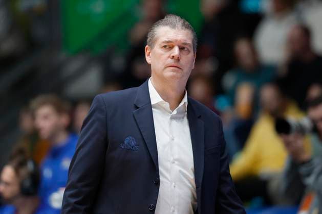v.l. Headcoach Klaus Perwas (Frankfurt Skyliners), 22.11.2025, Basketball, BBL, Frankfurt Skyliners vs. Fitness First Wuerzburg Baskets, GER, Frankfurt, Suewag Energie ARENA. Copyright: HMBxMedia xHeikoxBecker