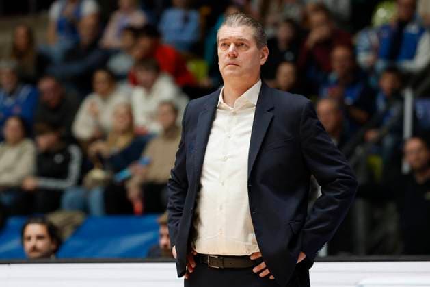 v.l. Headcoach Klaus Perwas (Frankfurt Skyliners), 22.11.2025, Basketball, BBL, Frankfurt Skyliners vs. Fitness First Wuerzburg Baskets, GER, Frankfurt, Suewag Energie ARENA. Copyright: HMBxMedia xHeikoxBecker