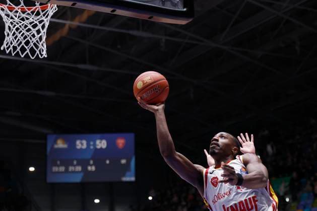 v.l. Johnathan Stove (Fitness First Wuerzburg Baskets, 22), 22.11.2025, Basketball, BBL, Frankfurt Skyliners vs. Fitness First Wuerzburg Baskets, GER, Frankfurt, Suewag Energie ARENA. Copyright: HMBxMedia xHeikoxBecker