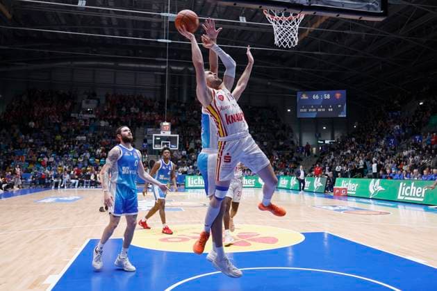 v.l. Lukas Herzog (Fitness First Wuerzburg Baskets, 1) 22.11.2025, Basketball, BBL, Frankfurt Skyliners vs. Fitness First Wuerzburg Baskets, GER, Frankfurt, Suewag Energie ARENA. Copyright: HMBxMedia xHeikoxBecker