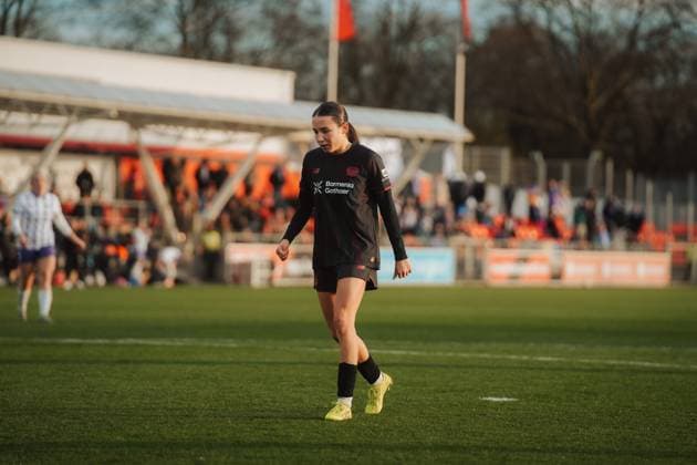 22.11.25, Frauen, Fussball, Google Pixel Frauen Bundesliga, Saison 2025 2026, Bayer 04 Leverkusen - SGS Essen, 11. Spieltag Loreen Bender ( 19 - Bayer 04 Leverkusen) Enttäuschung nach Niederlage Leverkusen Ulrich-Haberland-Stadion NRW Deutschland
