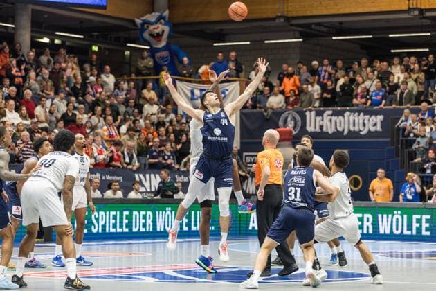 GER, easy-Credit Basketball-Bundesliga, Syntainics MBC - MLP Academics Heidelberg. 22.11.2025, Stadthalle, Weißenfels, GER, easy-Credit Basketball-Bundesliga, Syntainics MBC - MLP Academics Heidelberg. Jure Planinic (Syntainics MBC, 44) Â Foto Alexander Trienitz Weißenfels Stadthalle Sachsen-Anhalt Deutschland