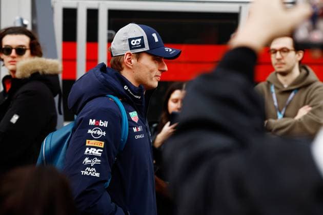 LAS VEGAS, NV - NOVEMBER 22: Max Verstappen, driver of the 1 Red Bull Racing arrives to the paddock prior to the the Formula 1 Las Vegas Grand Prix on November 22, 2025 on the Las Vegas Strip Circuit in Las Vegas, Nevada.(Photo by Jeff Speer Icon Sportswire) AUTO: NOV 22 F1 Las Vegas Grand Prix EDITORIAL USE ONLY Icon2511220171