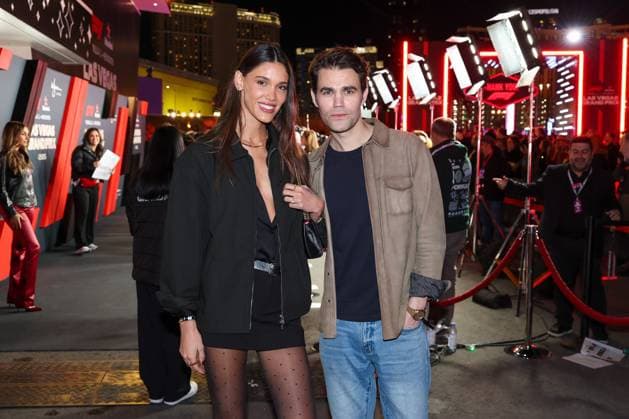 Schauspieler Paul Wesley mit Freundin und Model Natalie Kuckenburg, Grosser Preis von Las Vegas, Motorsport, Herren, Formel 1, Rennen, 22.11.2025 Las Vegas Nevada USA