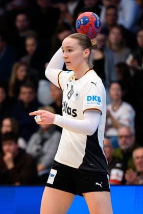 Handball, Frauen Laenderspiel - Deutschland - Schweiz Nieke Kühne Kuehne (Deutschland) Goeppeingen EWS Arena Deutschland