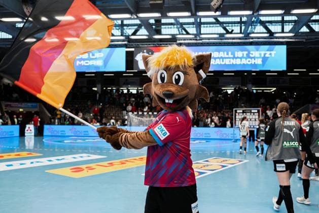 Handball, Frauen Laenderspiel - Deutschland - Schweiz WM-Maskottchen Hanni Goeppeingen EWS Arena Deutschland