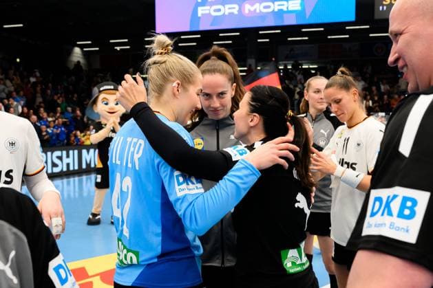Handball, Frauen Laenderspiel - Deutschland - Schweiz Goeppeingen EWS Arena Deutschland