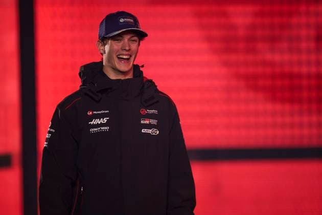 F1 - LAS VEGAS GRAND PRIX 2025 BEARMAN Ollie Oliver (gbr), Haas F1 Team VF-25, portrait during the 2025 Formula 1 Las Vegas Grand Prix, 22th round of the 2025 FIA Formula One World Championship, WM, Weltmeisterschaft from November 21 to 23, 2025 on the Las Vegas Strip Circuit, in Paradise, Nevada, United States of America - ParadiseUnited States  Copyright: xEricxAlonsox