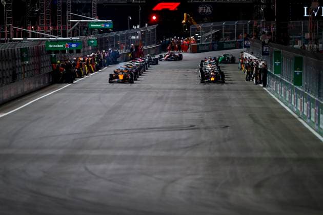 F1 - LAS VEGAS GRAND PRIX 2025 Starting grid, 04 NORRIS Lando (gbr), McLaren F1 Team MCL39, 01 VERSTAPPEN Max (nld), Red Bull Racing RB21, action during the 2025 Formula 1 Las Vegas Grand Prix, 22th round of the 2025 FIA Formula One World Championship, WM, Weltmeisterschaft from November 21 to 23, 2025 on the Las Vegas Strip Circuit, in Paradise, Nevada, United States of America - ParadiseUnited States Copyright: xJoaoxFilipex