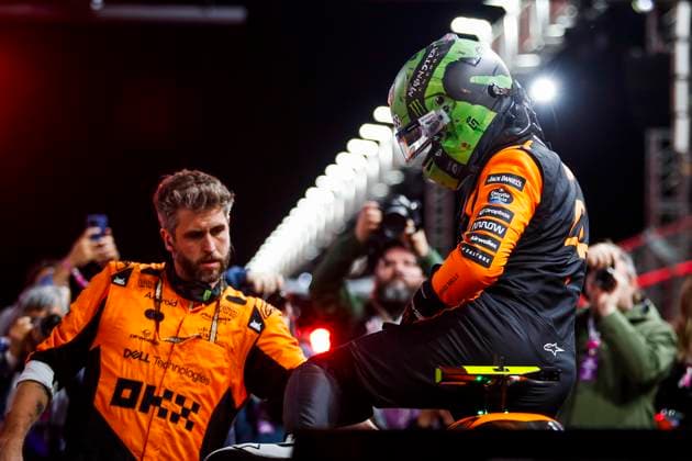 F1 - LAS VEGAS GRAND PRIX 2025 NORRIS Lando (gbr), McLaren F1 Team MCL39, portrait on the grid during the 2025 Formula 1 Las Vegas Grand Prix, 22th round of the 2025 FIA Formula One World Championship, WM, Weltmeisterschaft from November 21 to 23, 2025 on the Las Vegas Strip Circuit, in Paradise, Nevada, United States of America - ParadiseUnited States  Copyright: xJoaoxFilipex