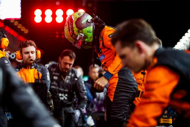 F1 - LAS VEGAS GRAND PRIX 2025 NORRIS Lando (gbr), McLaren F1 Team MCL39, portrait on the grid during the 2025 Formula 1 Las Vegas Grand Prix, 22th round of the 2025 FIA Formula One World Championship, WM, Weltmeisterschaft from November 21 to 23, 2025 on the Las Vegas Strip Circuit, in Paradise, Nevada, United States of America - ParadiseUnited States  Copyright: xJoaoxFilipex
