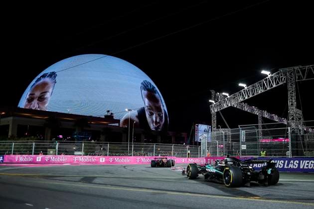 F1 - LAS VEGAS GRAND PRIX 2025 63 RUSSELL George (gbr), Mercedes AMG F1 Team W16, action during the 2025 Formula 1 Las Vegas Grand Prix, 22th round of the 2025 FIA Formula One World Championship, WM, Weltmeisterschaft from November 21 to 23, 2025 on the Las Vegas Strip Circuit, in Paradise, Nevada, United States of America - ParadiseUnited States  Copyright: xEricxAlonsox