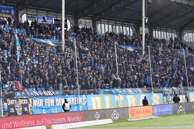Fanblock SV Waldhof Mannheim GER, SV Waldhof Mannheim gegen SV Wehen Wiesbaden, Fussball, 3.Liga, 15.Spieltag, Spielzeit 2025 2026, 22.11.2025. (DFL DFB REGULATIONS PROHIBIT ANY USE OF PHOTOGRAPHS as IMAGE SEQUENCES and or QUASI-VIDEO). GER,SV Waldhof Mannheim gegen SV Wehen Wiesbaden, Fussball, 3.Liga, 15.Spieltag, Spielzeit 2025 2026, 22.11.2025. Mannheim Copyright: xEibner-Pressefoto JoergxHirschx EP_JHH