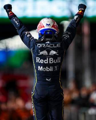 F1 - LAS VEGAS GRAND PRIX 2025 VERSTAPPEN Max (ned), Red Bull Racing RB21, portrait celebrating his win during the 2025 Formula 1 Las Vegas Grand Prix, 22th round of the 2025 FIA Formula One World Championship, WM, Weltmeisterschaft from November 21 to 23, 2025 on the Las Vegas Strip Circuit, in Paradise, Nevada, United States of America - ParadiseUnited States  Copyright: xXavixBonillax