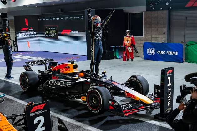 F1 - LAS VEGAS GRAND PRIX 2025 VERSTAPPEN Max (ned), Red Bull Racing RB21, portrait celebrating his win during the 2025 Formula 1 Las Vegas Grand Prix, 22th round of the 2025 FIA Formula One World Championship, WM, Weltmeisterschaft from November 21 to 23, 2025 on the Las Vegas Strip Circuit, in Paradise, Nevada, United States of America - ParadiseUnited States  Copyright: xEricxAlonsox