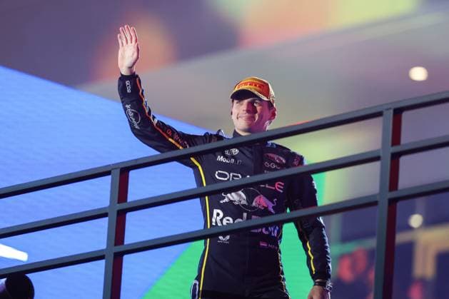 Winner, Sieger, Max Verstappen (Oracle Red Bull Racing 1) auf dem Podium, Grosser Preis von Las Vegas, Motorsport, Herren, Formel 1, Rennen, 22.11.2025 Las Vegas Nevada USA