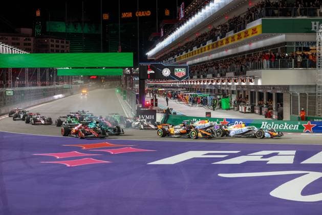 Start, Charles Leclerc (Scuderia Ferrari HP 16), Grosser Preis von Las Vegas, Motorsport, Herren, Formel 1, Rennen, 22.11.2025 Las Vegas Nevada USA