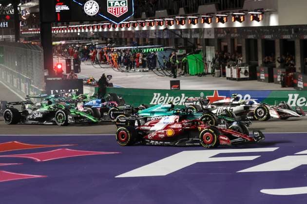 Formula1; Round22; Las Vegas Grand Prix; USA Race start and Gabriel Bortoleto (BRA) crash - Stake F1 Team Kick Sauber - C45 during Formula1 Heineken Las Vegas Grand Prix on november 22., 2025 in Las Vegas Strip Circuit, United States Of America Zsombor Toth Las Vegas Las Vegas Strip Circuit Nevada United States Of America