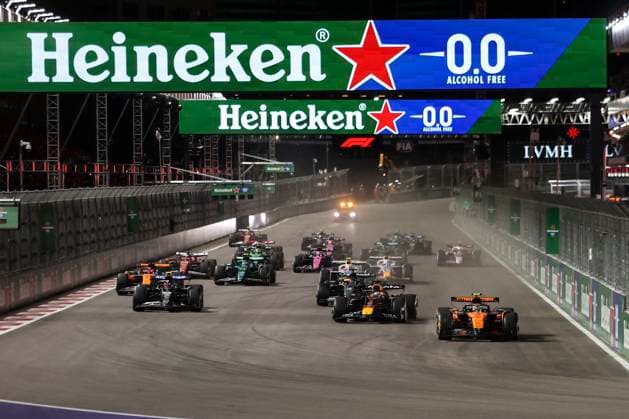 Formula1; Round22; Las Vegas Grand Prix; USA The race start during Formula1 Heineken Las Vegas Grand Prix on november 22., 2025 in Las Vegas Strip Circuit, United States Of America Zsombor Toth Las Vegas Las Vegas Strip Circuit Nevada United States Of America