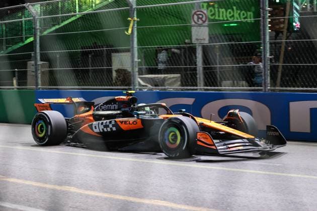 November 22, 2025: McLaren Formula 1 Team, Mercedes driver Lando Norris (4) races during the Formula One Heineken Las Vegas Grand Prix 2025 on the Las Vegas Street Circuit in Las Vegas, NV. CSM. Las Vegas United States of America - ZUMAc04_ 20251122_zma_c04_557 Copyright: xChristopherxTrimx
