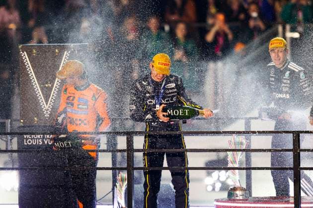 F1 - LAS VEGAS GRAND PRIX 2025 VERSTAPPEN Max (ned), Red Bull Racing RB21, portrait celebrating his win on the podium during the 2025 Formula 1 Las Vegas Grand Prix, 22th round of the 2025 FIA Formula One World Championship, WM, Weltmeisterschaft from November 21 to 23, 2025 on the Las Vegas Strip Circuit, in Paradise, Nevada, United States of America - ParadiseUnited States  Copyright: xXavixBonillax