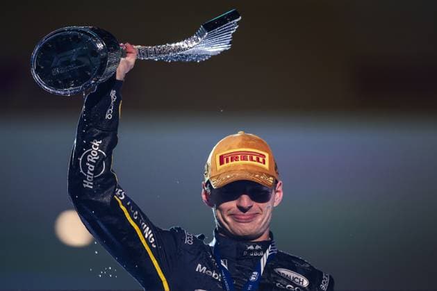 F1 - LAS VEGAS GRAND PRIX 2025 VERSTAPPEN Max (ned), Red Bull Racing RB21, portrait podium celebration with Moet and Chandon during the 2025 Formula 1 Las Vegas Grand Prix, 22th round of the 2025 FIA Formula One World Championship, WM, Weltmeisterschaft from November 21 to 23, 2025 on the Las Vegas Strip Circuit, in Paradise, Nevada, United States of America - ParadiseUnited States  Copyright: xEricxAlonsox