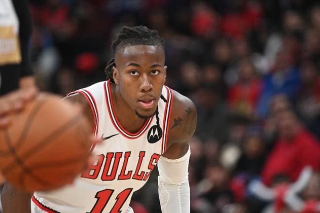 Chicago Bulls v Washington Wizards - NBA, Basketball Herren, USA CHICAGO, UNITED STATES - NOVEMBER 22: Ayo Dosunmu (11) of Chicago Bulls in action during NBA basketball game between Chicago Bulls and Washington Wizards at the United Center in Chicago, United States on November 22, 2025. Jacek Boczarski Anadolu Chicago United States. Editorial use only. Please get in touch for any other usage.  Copyright: x2025xAnadoluxJacekxBoczarskix