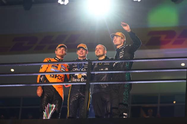 Formula 1 Las Vegas Grand Prix 2025 Podium winners Max Verstappen of Red Bull, Lando Norris of McLaren, George Russell of Mercedes and contractors champion Gianpiero Lambiase of Red bull during the Las Vegas GP 2025 at the Las Vegas Strip Circuit, Nevada, United States on 22 November 2025 Credit: Shaun Brooks Every Second Media Editorial use only. All images are copyright Every Second Media Limited. No images may be reproduced without prior permission. Copyright: xIMAGO EveryxSecondxMediax ESM-1645-0046 ShaunxBrooksx xEveryxSecondxMediax