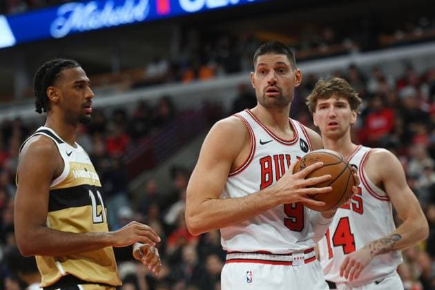 Chicago Bulls v Washington Wizards - NBA, Basketball Herren, USA CHICAGO, UNITED STATES - NOVEMBER 22: Nikola Vucevic (9) of Chicago Bulls in action during NBA basketball game between Chicago Bulls and Washington Wizards at the United Center in Chicago, United States on November 22, 2025. Jacek Boczarski Anadolu Chicago United States. Editorial use only. Please get in touch for any other usage.  Copyright: x2025xAnadoluxJacekxBoczarskix