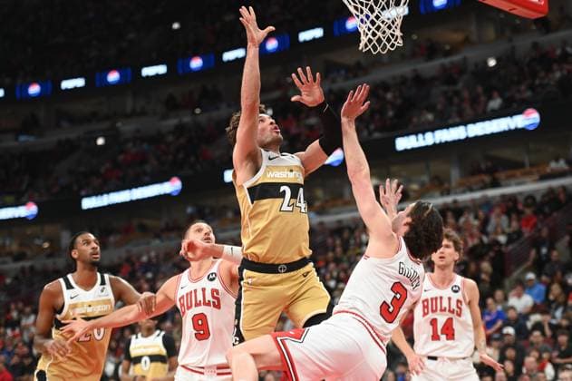 Chicago Bulls v Washington Wizards - NBA, Basketball Herren, USA CHICAGO, UNITED STATES - NOVEMBER 22: Corey Kispert (24) of Washington Wizards in action during NBA basketball game between Chicago Bulls and Washington Wizards at the United Center in Chicago, United States on November 22, 2025. Jacek Boczarski Anadolu Chicago United States. Editorial use only. Please get in touch for any other usage.  Copyright: x2025xAnadoluxJacekxBoczarskix