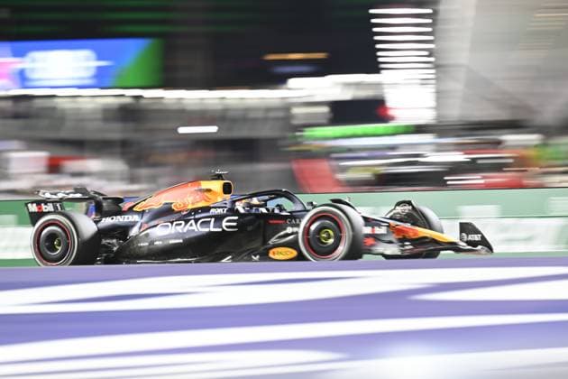 Formula 1 Grand Prix of Las Vegas 2025 - Race night winners LAS VEGAS, NEVADA - NOVEMBER 22: Max Verstappen of Oracle Red Bull Racing (1) competes at the race as he won the first place for F1 Grand Prix of Las Vegas at Las Vegas Strip Circuit on November 22, 2025 in Las Vegas, Nevada, United States. Tayfun Coskun Anadolu Nevada United States. Editorial use only. Please get in touch for any other usage.  Copyright: x2025xAnadoluxTayfunxCoskunx