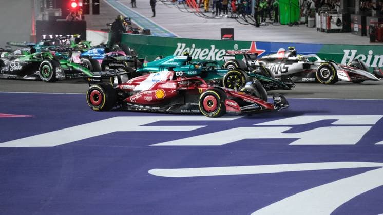 November 23, 2025, Las Vegas, Nv, USA: Nov 22, 2025: Starting Lap from the grid at the 2025 Las Vegas Grand Prix Formula 1 race in Las Vegas, NV. Jason Pohuski BMR Las Vegas USA - ZUMAb241 20251123_zsa_b241_001 Copyright: xJasonxPohuskix xBmrxMediax